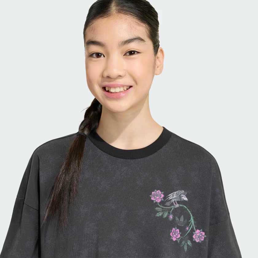 adidas Kids' DISNEY VILLAINS OVERSIZED WASHED GFX TEE - Black - Size L - Image 4
