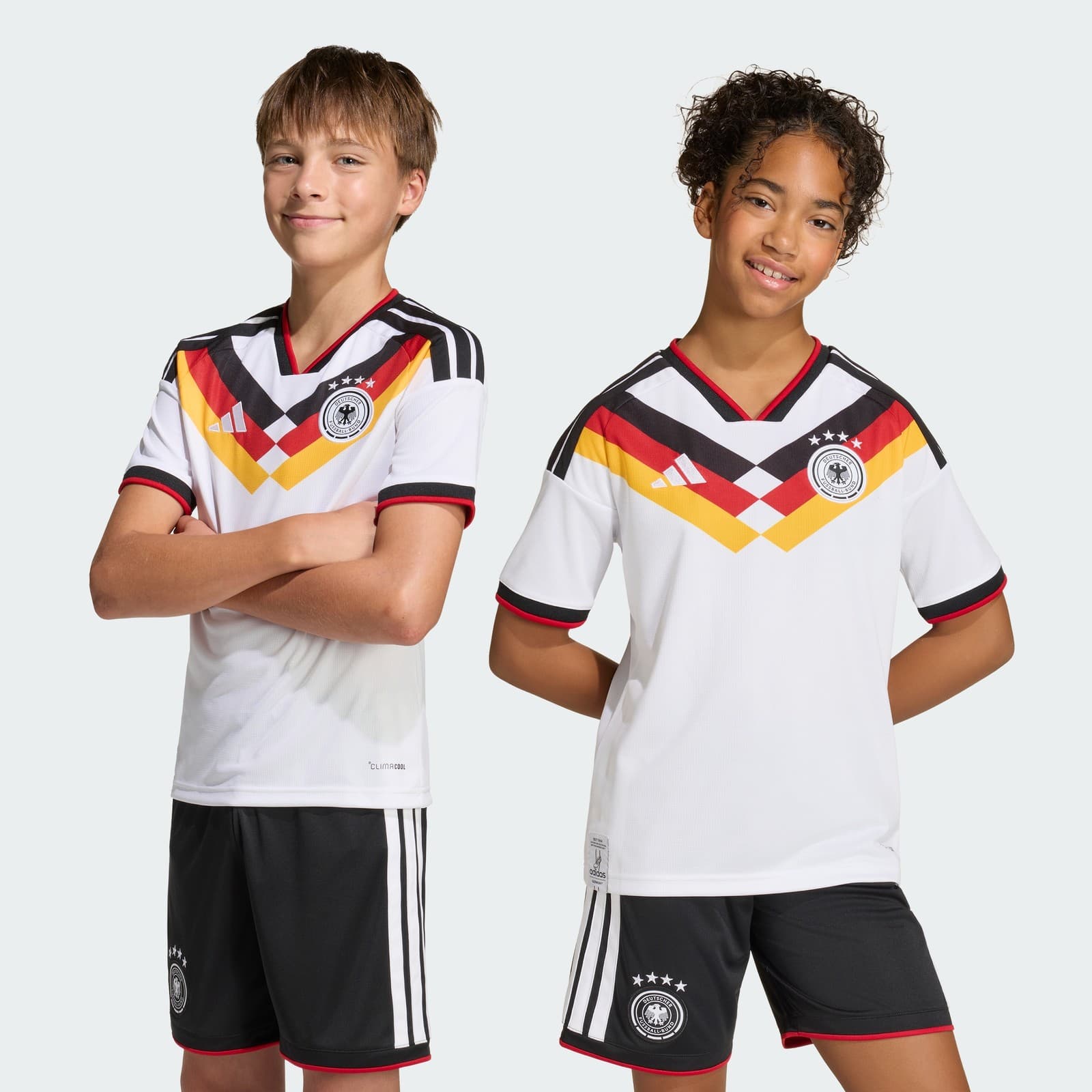 adidas Kids' Germany 26 Home Kids Jersey - White - Size M - Image 1