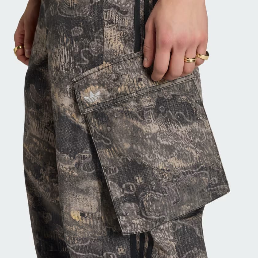 adidas Men's ADILENIUM SEASON 5 CARGO PANTS - Chalk Pearl/Wonder Taupe - Size 34 - Image 4