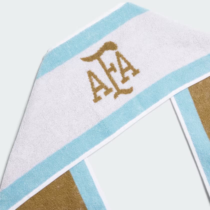 adidas Men's Argentina 26 Home Football Fan Towel - Image 4