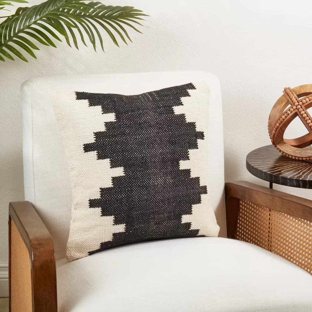 Saro Lifestyle Geometric Harmony Throw Pillow Cover 18"x18" Black - Image 3